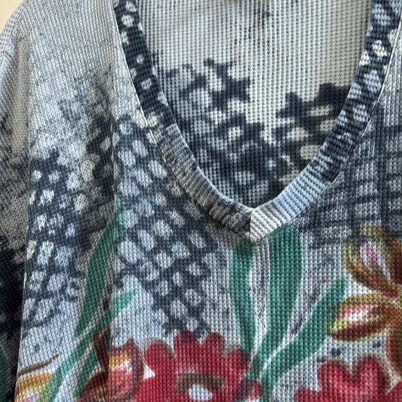 Winter Sun Floral Patterned cotton knit medium tunic Top - Picture 2 of 6